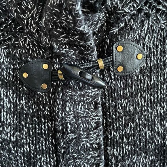 Michael Kors ~ Black and White Sweater Poncho ~ Cotton Blend ~ size Med - Picture 6 of 9